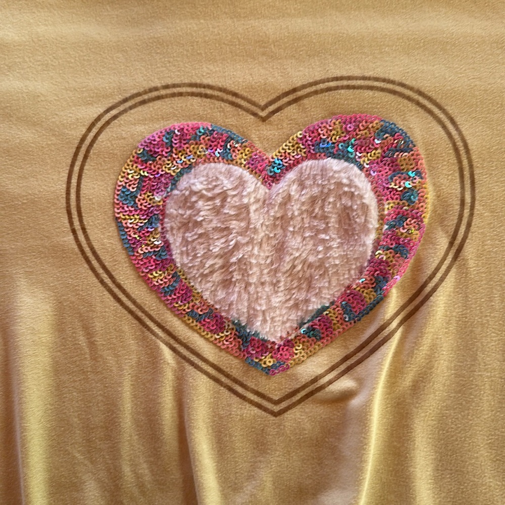 Btween girls size 10 short sleeve shirt. Cute sparkly heart on front - Picture 2 of 8